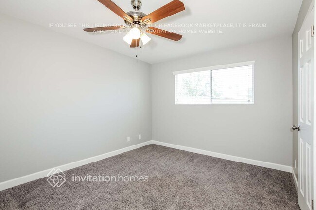 Building Photo - 1539 W 7th St