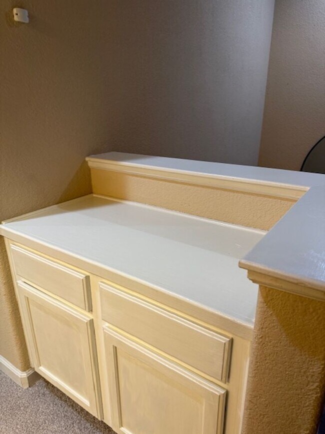 Building Photo - Gorgeous Natomas Condo