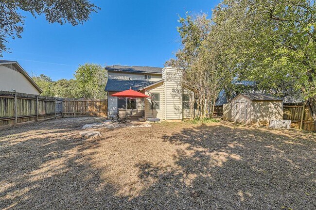 Building Photo - 4910 Pelham Dr