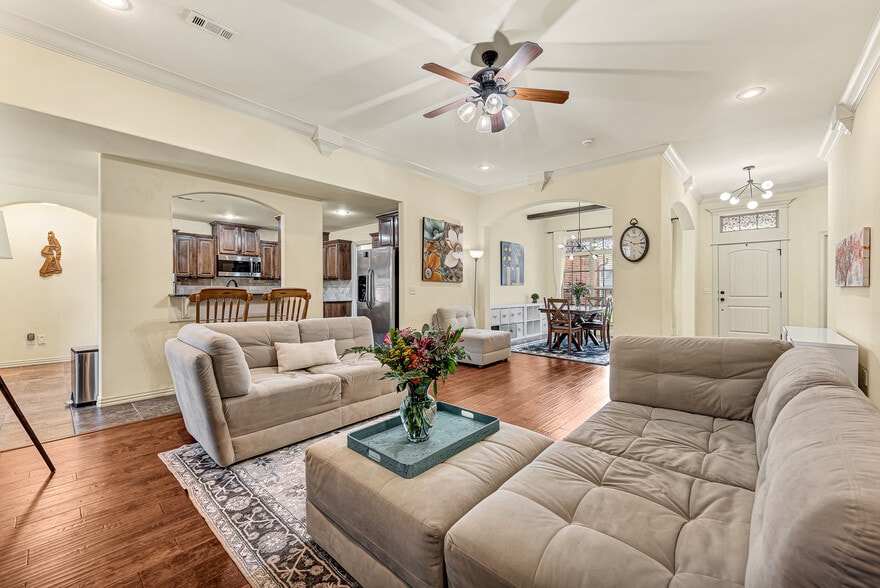 Building Photo - 3400 SW Briar Creek Ave