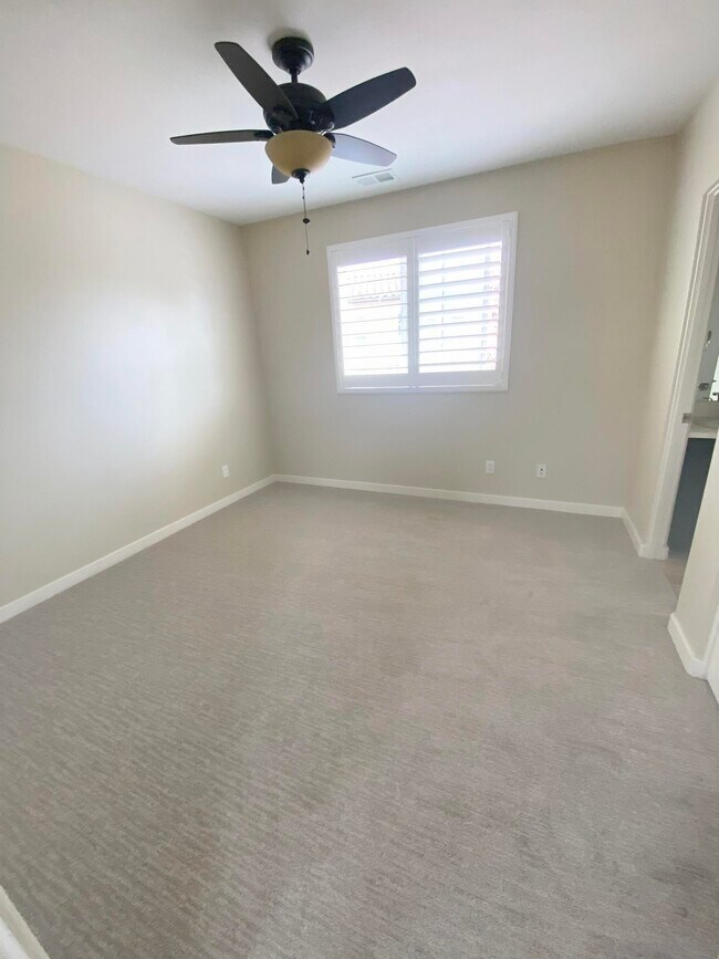 Building Photo - 7422 Sitio Montilla