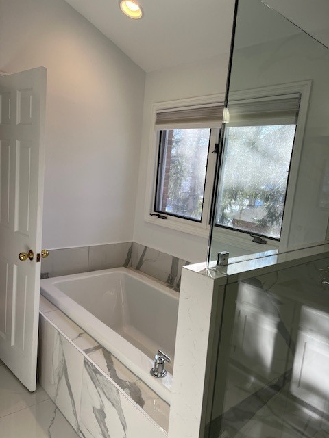 Building Photo - 537 E Center Ave