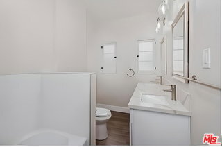 Building Photo - 126 N Hamilton Dr