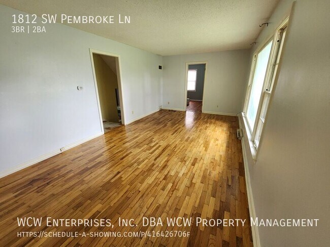 Building Photo - 1812 SW Pembroke Ln
