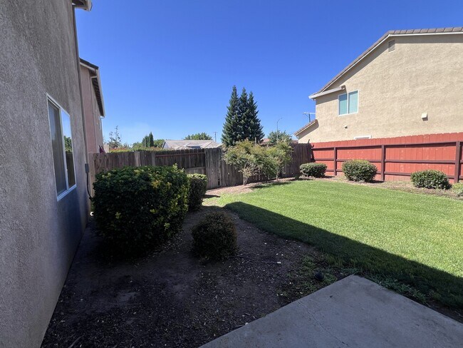 Building Photo - 1694 Shay Way