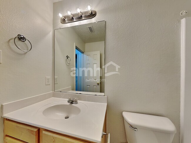 Building Photo - 7408 Marsland Ln
