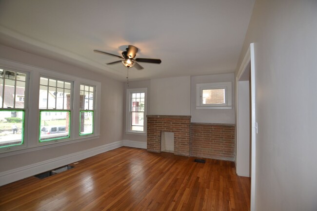 Building Photo - Newly Renovated 4 Bedroom Near Franklin Park