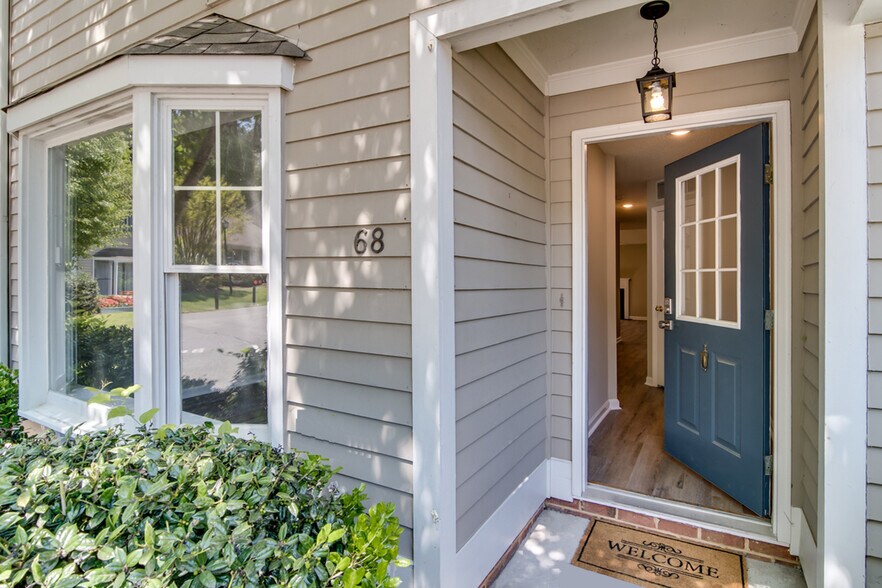 Building Photo - 68 Forest Oaks Dr