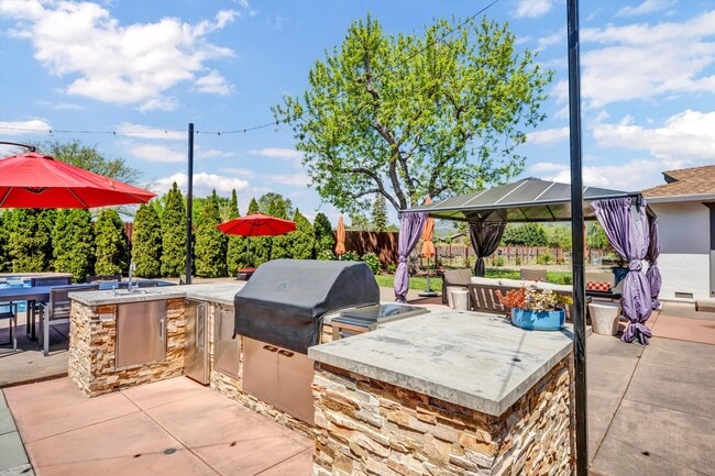 Building Photo - 1790 McKinley Rd