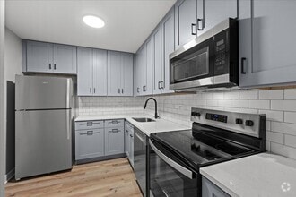 Building Photo - Luxury One Bedroom - Completely Renovated