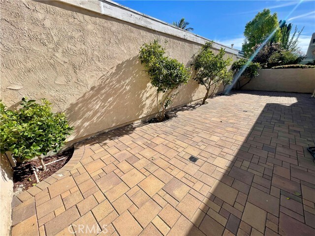 Building Photo - 28082 Palmetto Ct