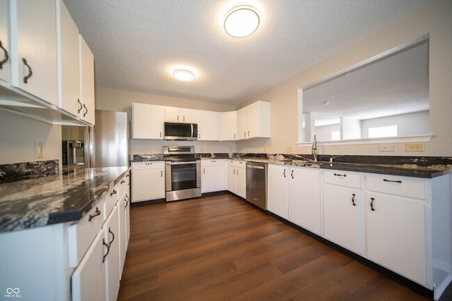 Building Photo - 1566 Howell Dr