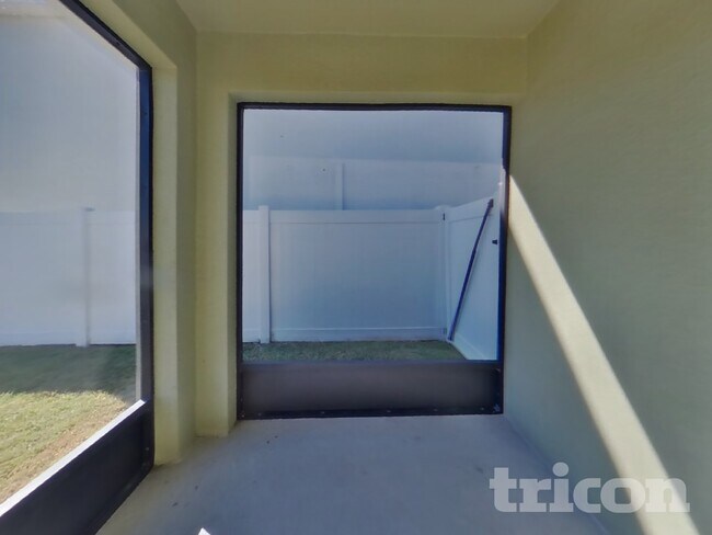 Building Photo - 316 Harbour Wy