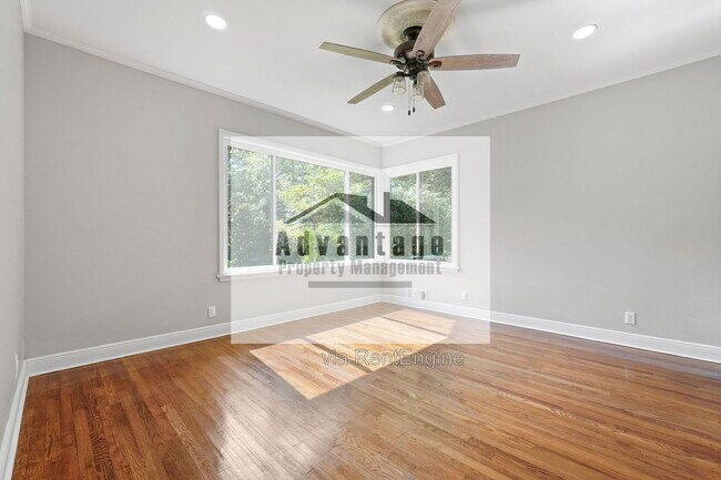 Building Photo - 1099 Pine Valley Rd