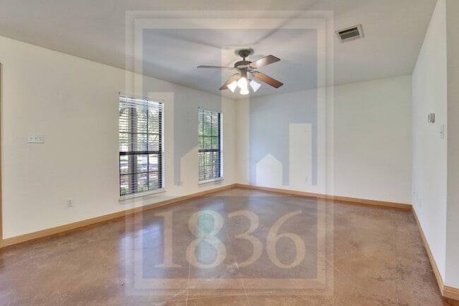 Building Photo - 2305 Balboa Rd