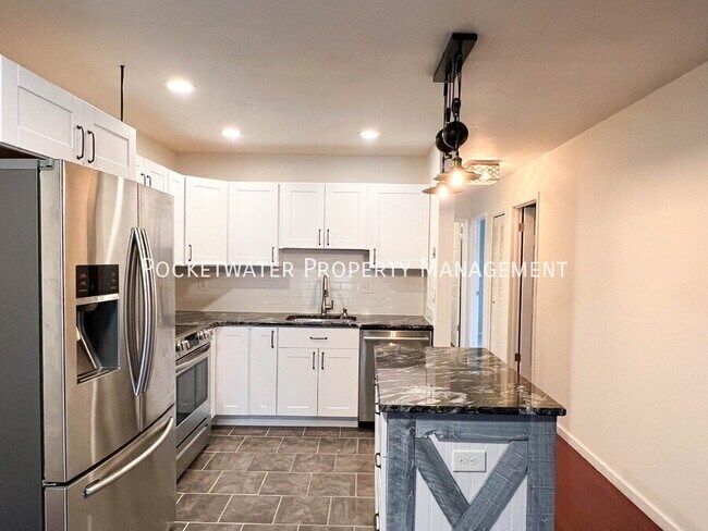 Building Photo - 1400 Crete Ct