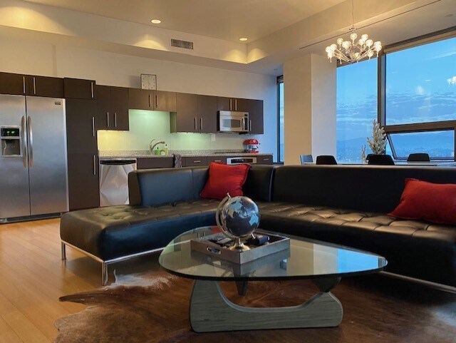 Building Photo - 1100 Wilshire Blvd