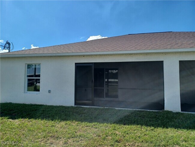 Building Photo - 1109 SE 5th Ct