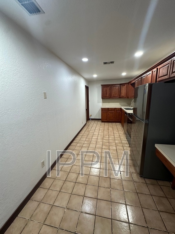 Building Photo - 5408 Guava Dr