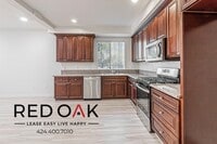 Building Photo - 6829 Simpson Ave