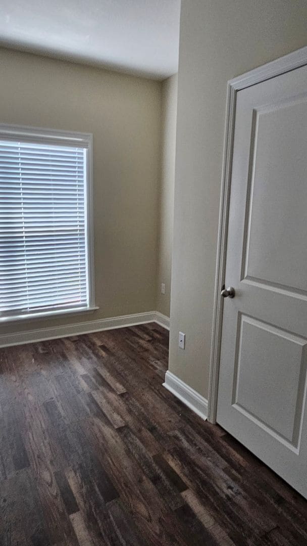 Building Photo - Knights Landing four bedroom home