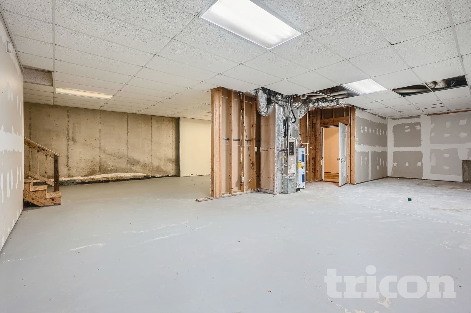 Building Photo - 208 Pine St