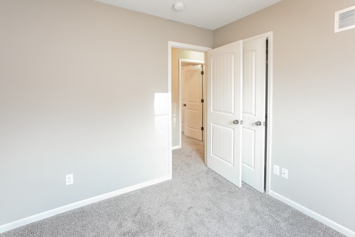 Building Photo - 605 Marguerite St