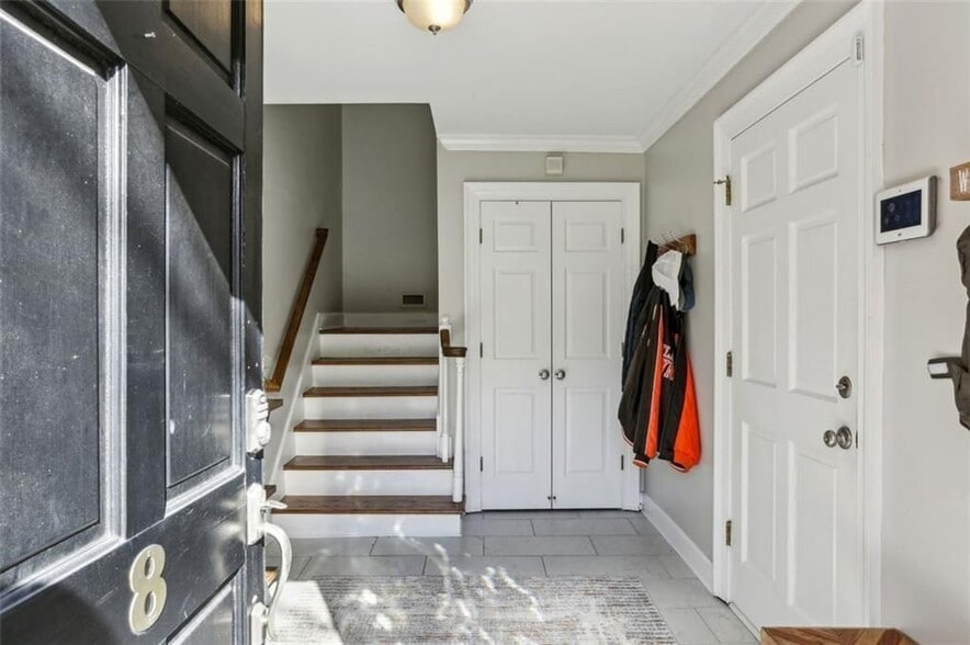 Building Photo - 3873 Roswell Rd NE