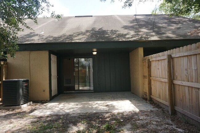 Building Photo - 2/2 Townhouse near NAS