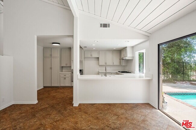 Building Photo - 2952 Bottlebrush Dr