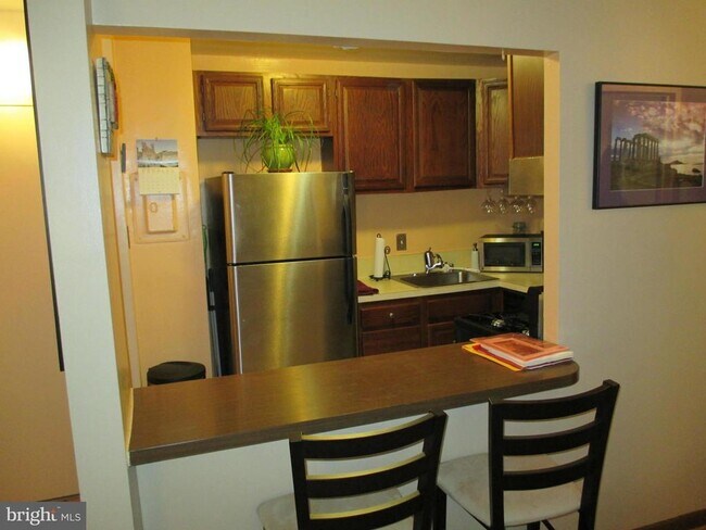 Building Photo - 1260 21st St NW