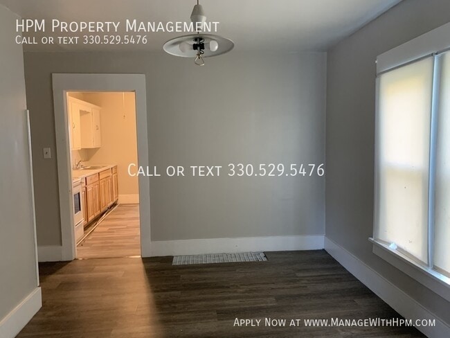 Building Photo - 1329 Auld St