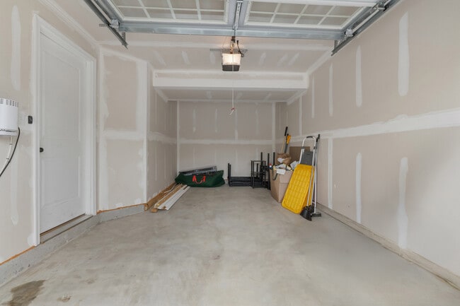 Building Photo - 130 Wye Oak Dr