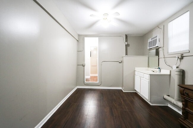 Building Photo - 4615 University Oaks Blvd