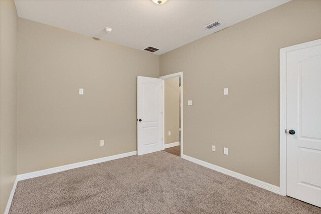 Building Photo - 6905 Anastasia Dr