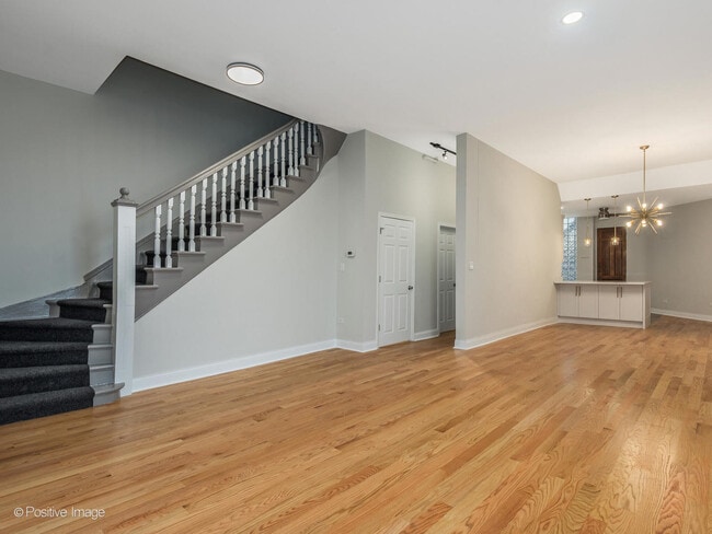 Building Photo - 2013 W North Ave