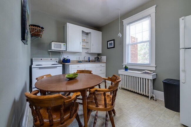 Building Photo - 291 Newman Ave