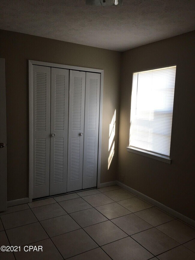 Building Photo - 718 S Gay Ave