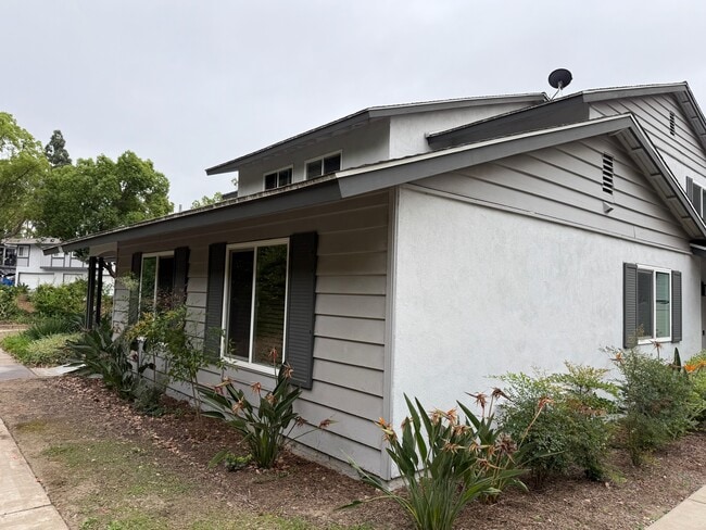 Building Photo - 20279 Green Hill Ln