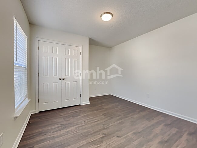 Building Photo - 1099 Moss Grove Dr