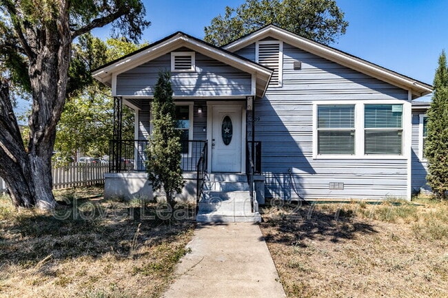 Building Photo - 139 Hansford St