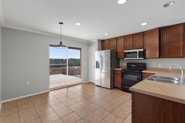 Building Photo - 9009 Southwick Dr
