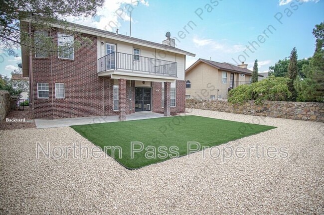 Building Photo - 7317 Luz De Lumbre Ave