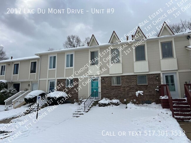 Primary Photo - Lovely 2-BDR 2.5-BTH Condo on the Golf Cou...