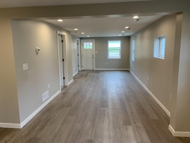 Building Photo - 34 Westview Pl