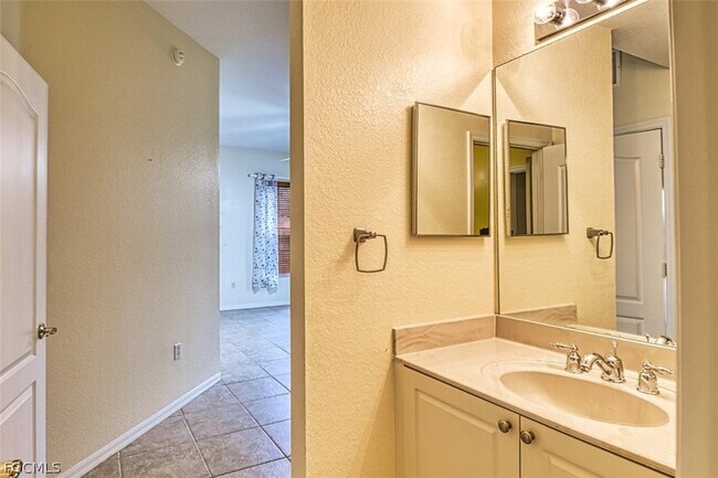 Building Photo - 9205 Belleza Way