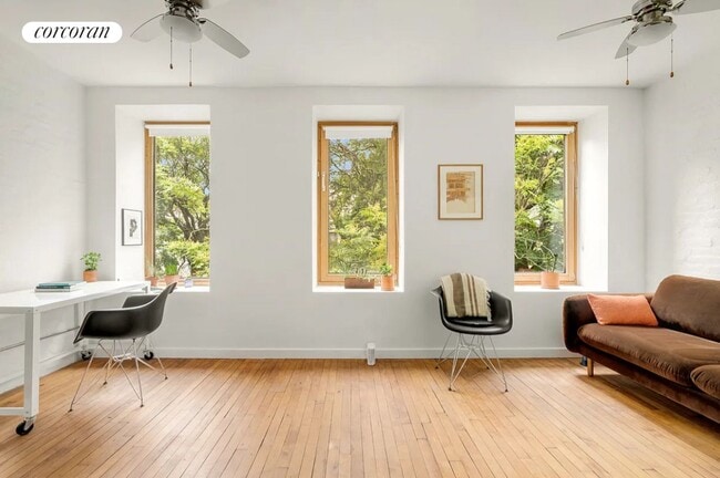 Primary Photo - 156 W 130th St
