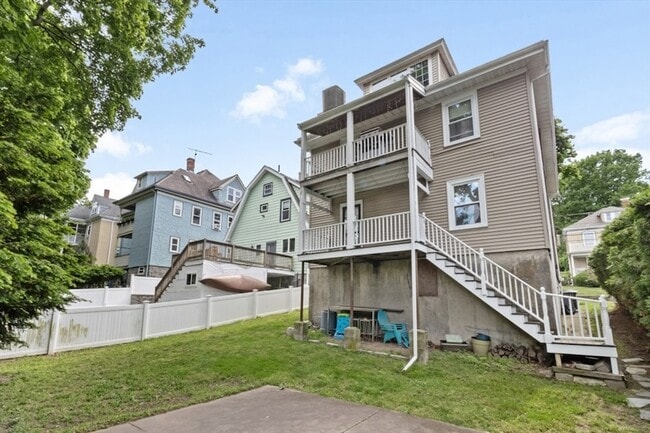Building Photo - 44 Hillsdale St