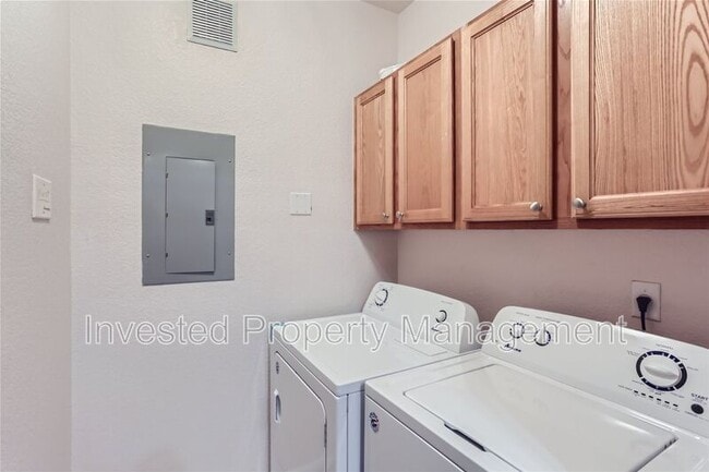 Building Photo - 15700 E Jamison Dr