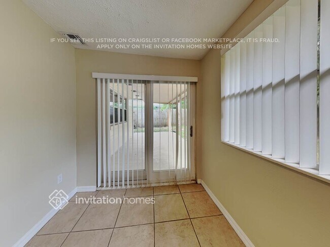 Building Photo - 384 St Dunstan Way